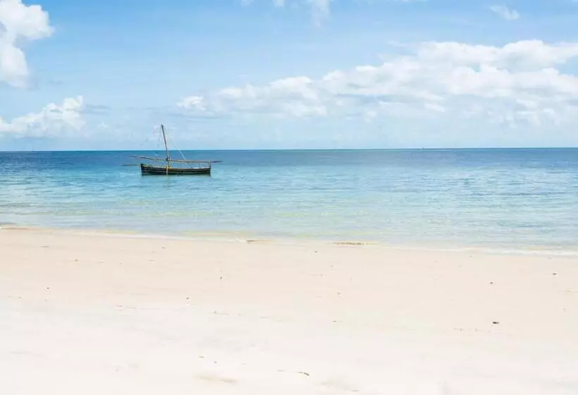 リゾートホテル Butiama Beach Lodge