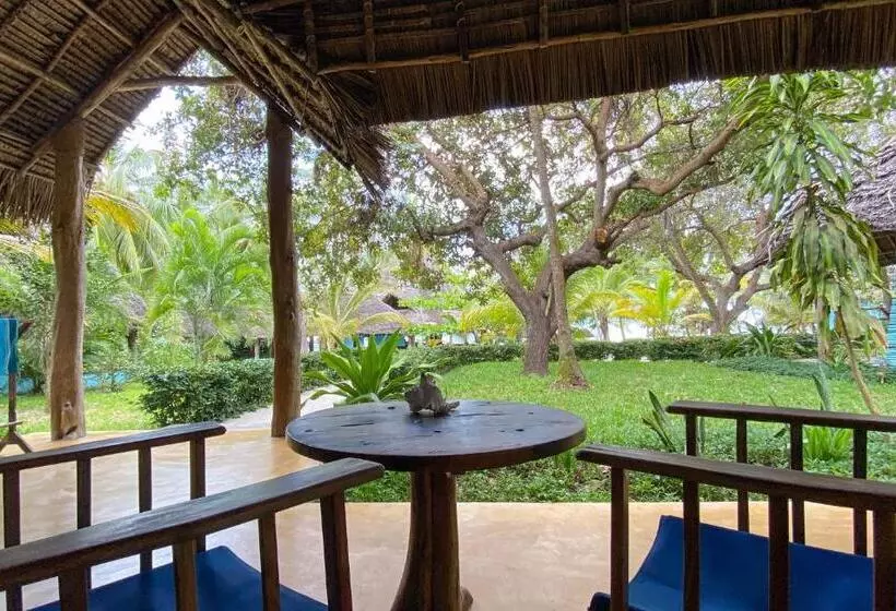 リゾートホテル Butiama Beach Lodge