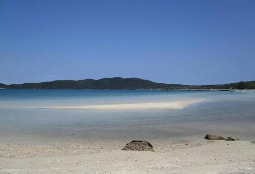 Saracen Bay Resort