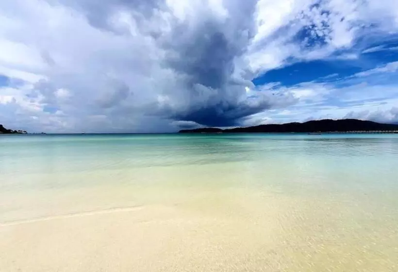 Saracen Bay Resort