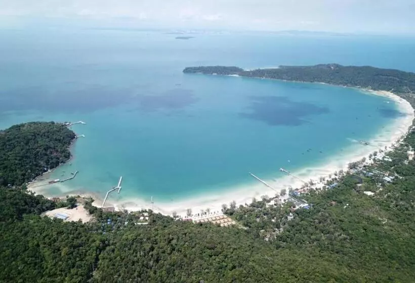 Saracen Bay Resort