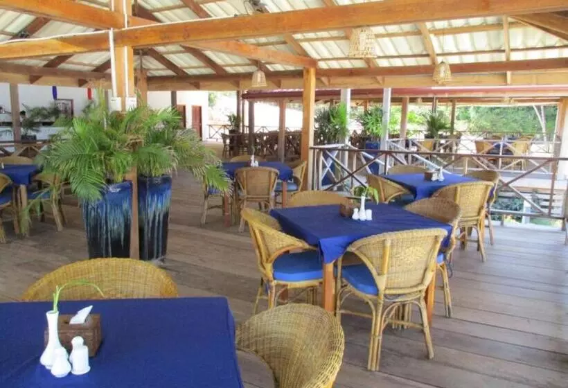 Saracen Bay Resort
