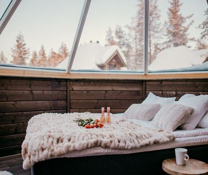 Wilderness Hotel Muotka & Igloos