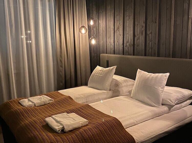 Wilderness Hotel Muotka & Igloos