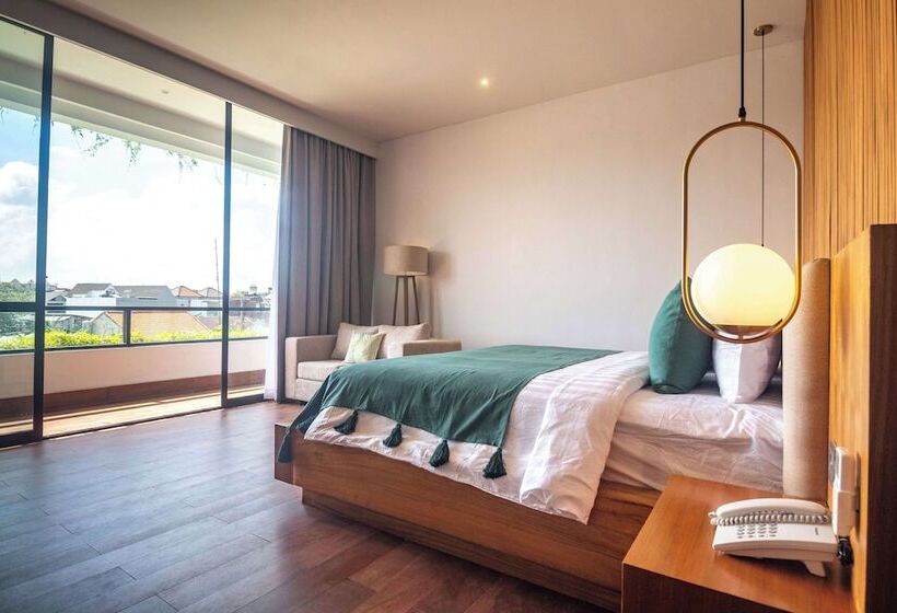 Octa Canggu Villa And Condotel