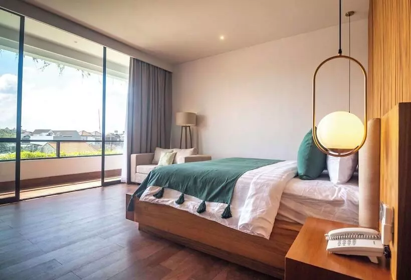 Octa Canggu Villa And Condotel