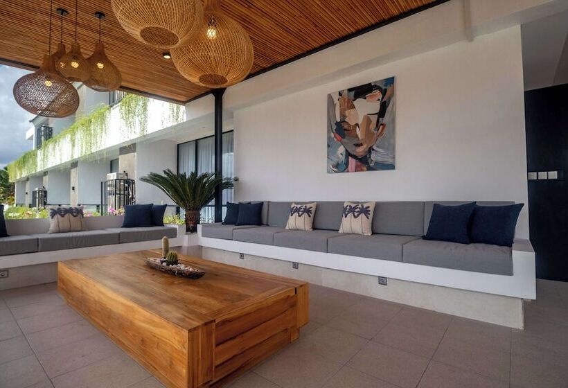 Octa Canggu Villa And Condotel