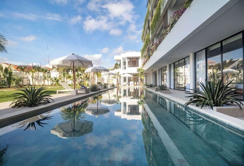 Octa Canggu Villa And Condotel