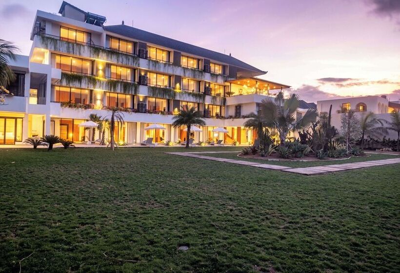 Octa Canggu Villa And Condotel