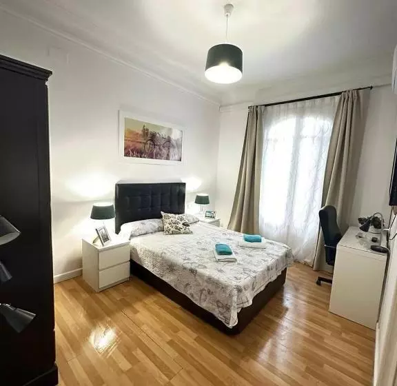 تختخواب و صبحانه Bailen Rooms