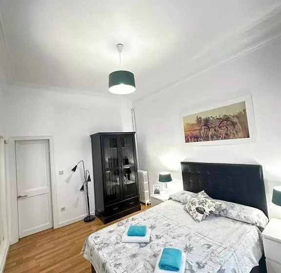 تختخواب و صبحانه Bailen Rooms