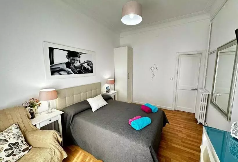 تختخواب و صبحانه Bailen Rooms