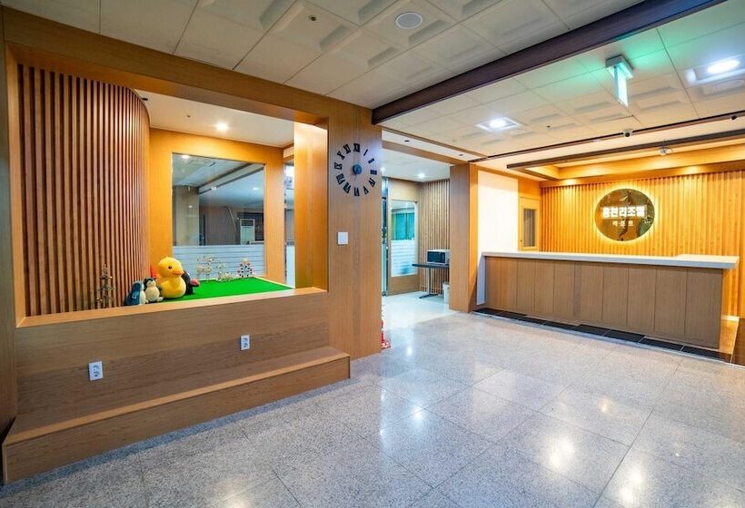 בית מלון כפרי Hongcheon Resortel