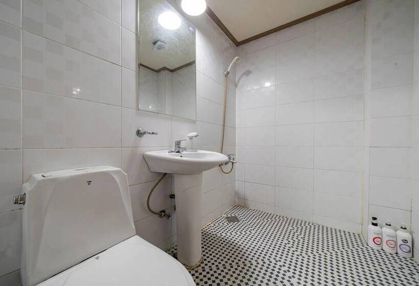 בית מלון כפרי Hongcheon Resortel