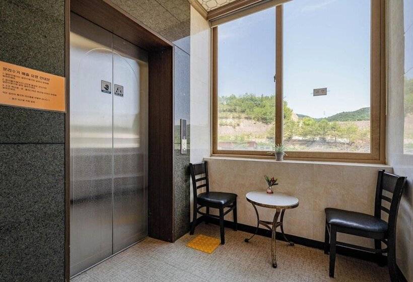 בית מלון כפרי Hongcheon Resortel