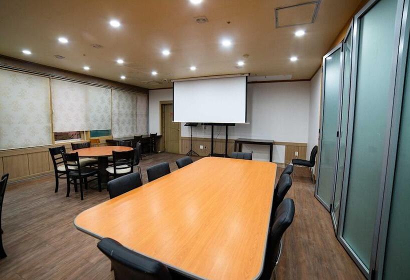 בית מלון כפרי Hongcheon Resortel