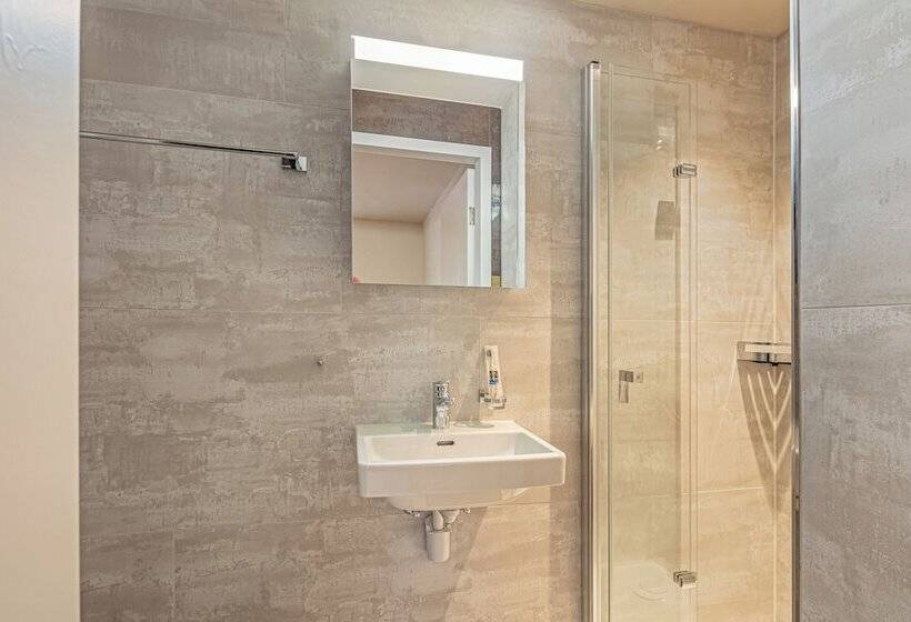 בית מלון כפרי Rütli Am Bahnhof Rüti Zh