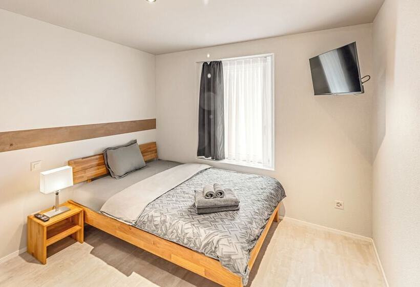 בית מלון כפרי Rütli Am Bahnhof Rüti Zh