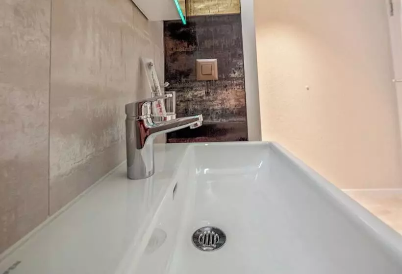 Hotelli Rütli Am Bahnhof Rüti Zh