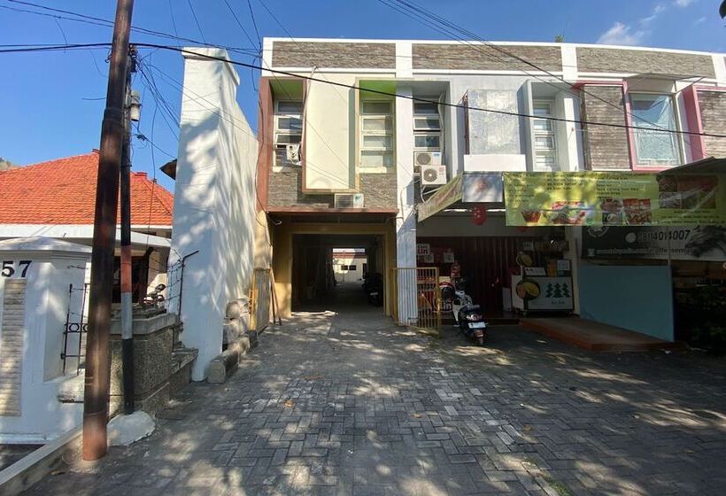 Szálloda Sweet Home Residence Simpang Lima