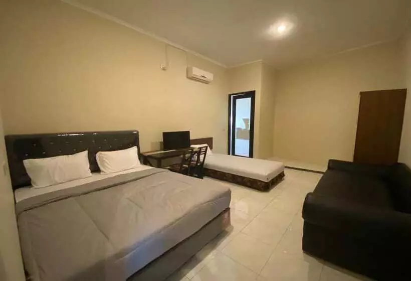 Hotelli Sweet Home Residence Simpang Lima