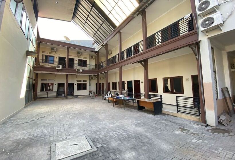 Szálloda Sweet Home Residence Simpang Lima