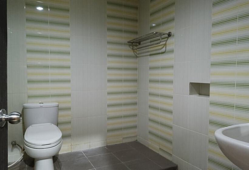 Szálloda Oyo 94112 Homestay Ananda Luwuk