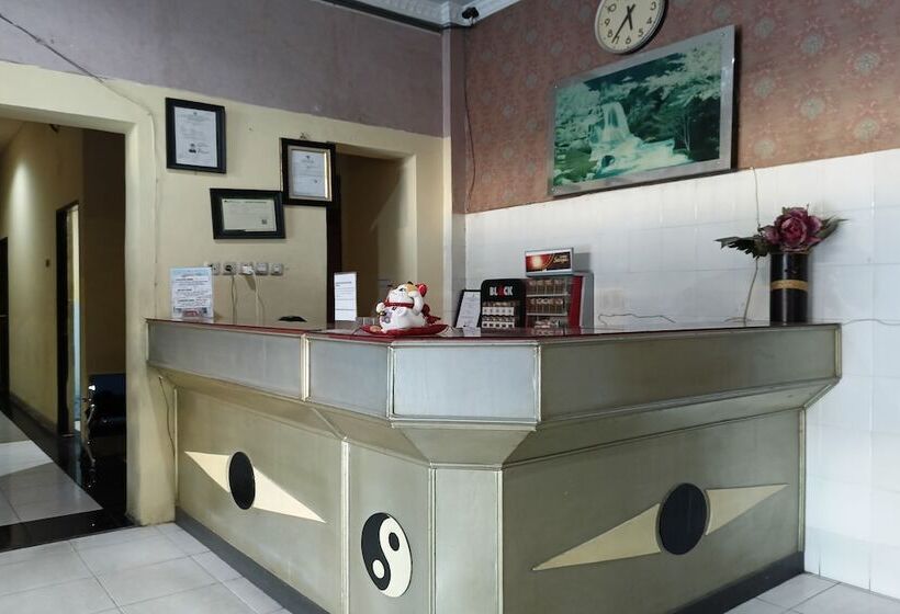 Szálloda Oyo 94112 Homestay Ananda Luwuk