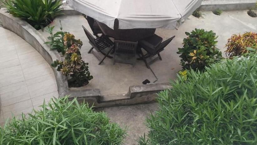 تختخواب و صبحانه Lasally Empire Sevarine