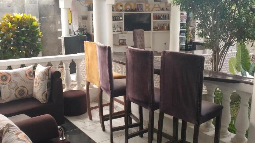 تختخواب و صبحانه Lasally Empire Sevarine