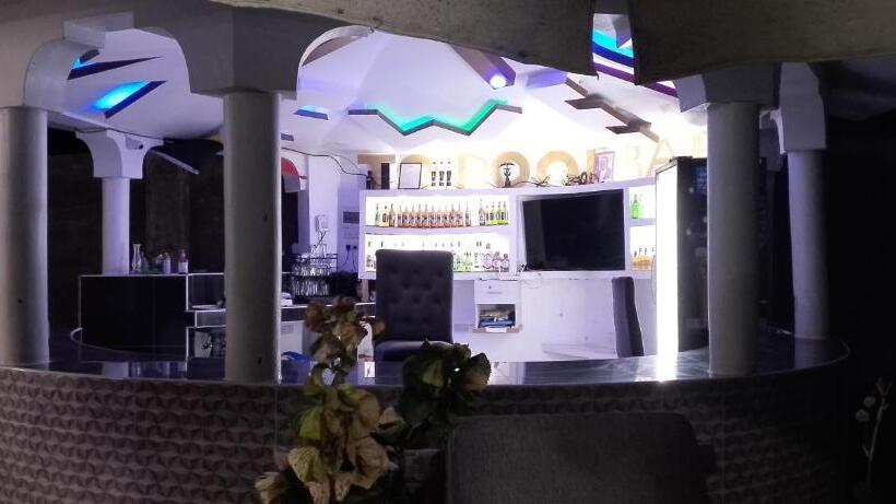 تختخواب و صبحانه Lasally Empire Sevarine