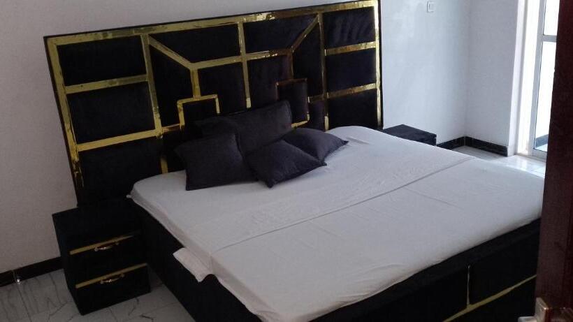 تختخواب و صبحانه Lasally Empire Sevarine