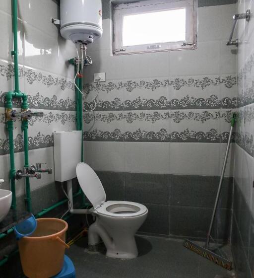 Bros Hostel & Cafe, Sissu