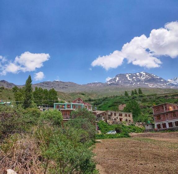 Bros Hostel & Cafe, Sissu