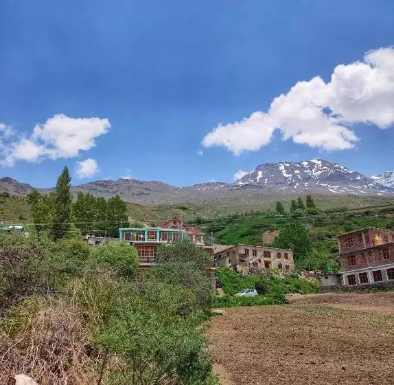 Bros Hostel & Cafe, Sissu