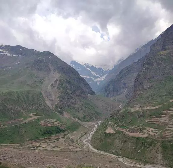 Bros Hostel & Cafe, Sissu