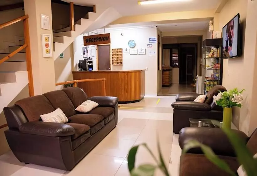 Hotelli Hostal Los Balcones