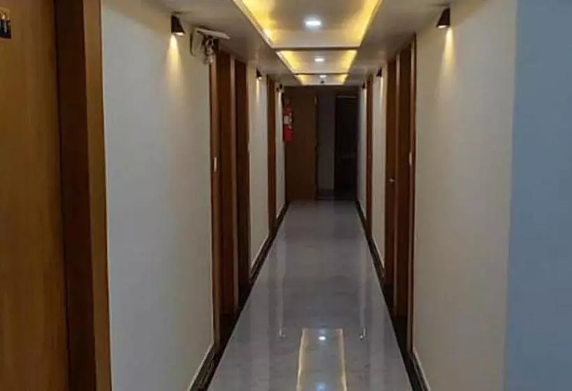 ペンション Fabhotel Crystal I   Gandhinagar