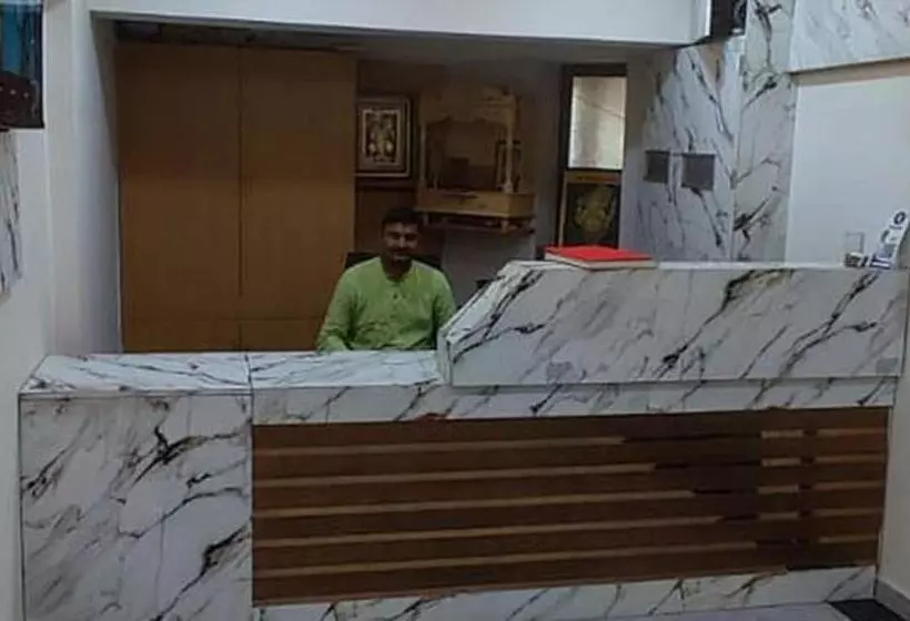 ペンション Fabhotel Crystal I   Gandhinagar