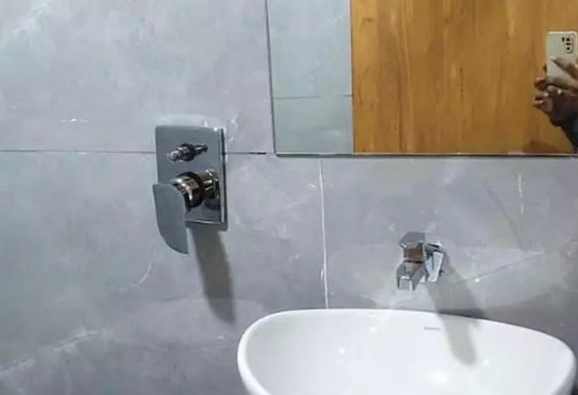 ペンション Fabhotel Crystal I   Gandhinagar