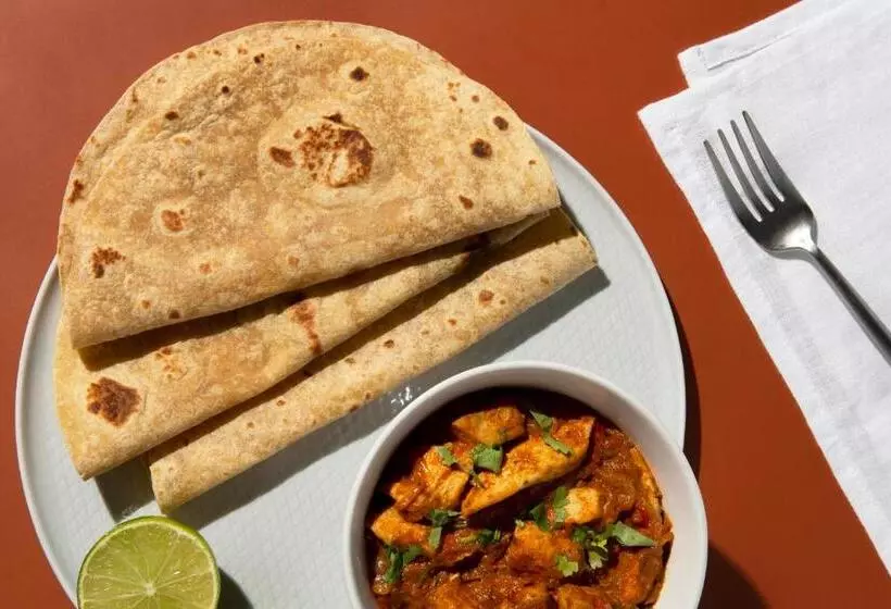 ペンション Fabhotel Crystal I   Gandhinagar