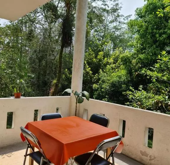 Majatalo Hostal El Jardín De Los Anturios