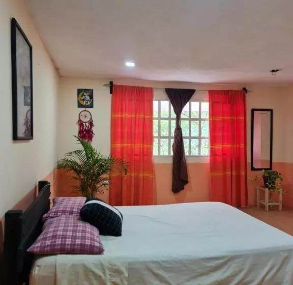 Majatalo Hostal El Jardín De Los Anturios