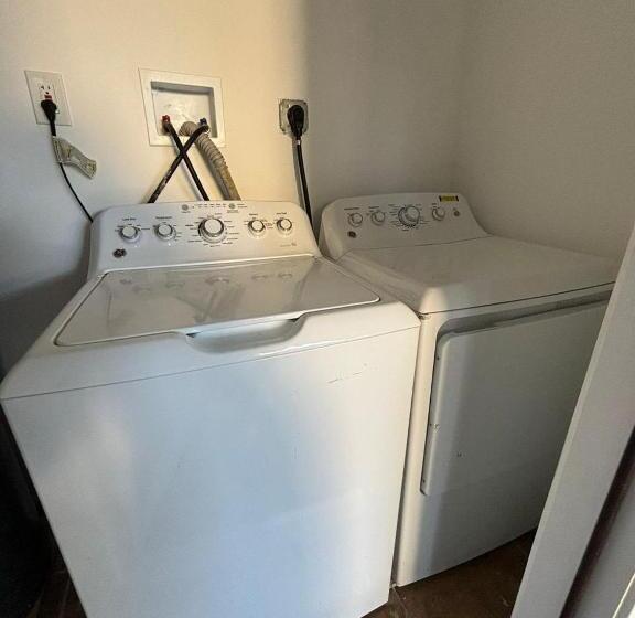 פנסיון Praga S House