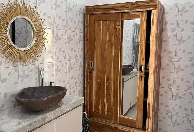 ペンション Rega House