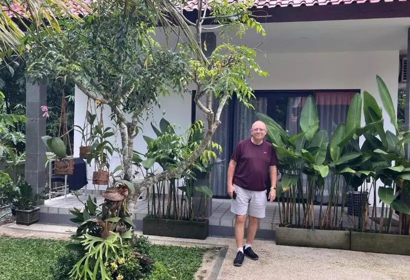 ペンション Rega House