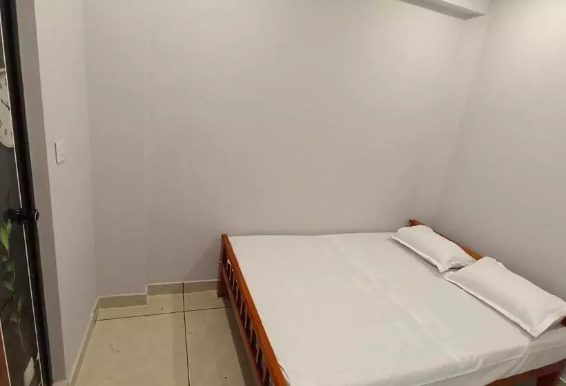 Retkeilymaja Fully Furnished Rooms, Kakkanad, Ernakulam