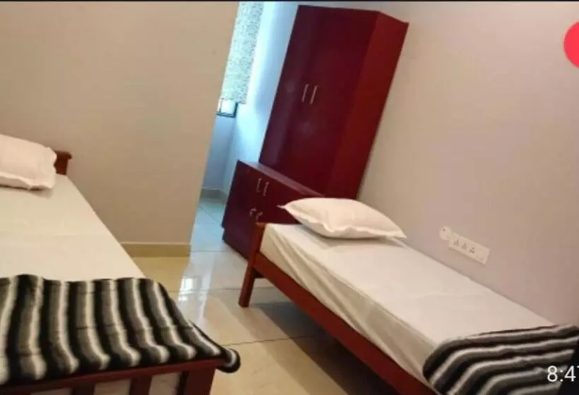 Retkeilymaja Fully Furnished Rooms, Kakkanad, Ernakulam