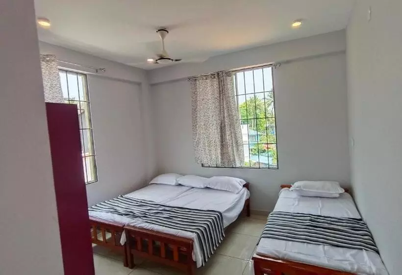Retkeilymaja Fully Furnished Rooms, Kakkanad, Ernakulam