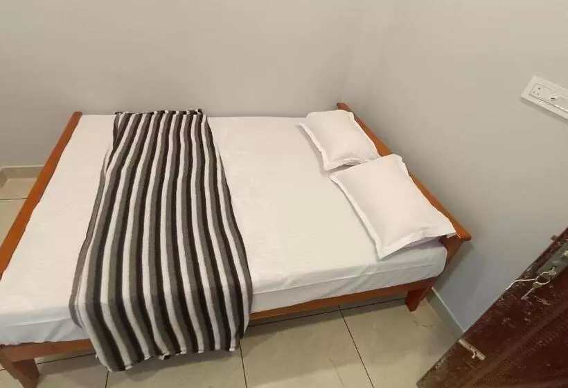 Retkeilymaja Fully Furnished Rooms, Kakkanad, Ernakulam